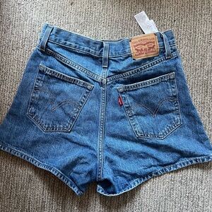 Levi’s Mom Shorts